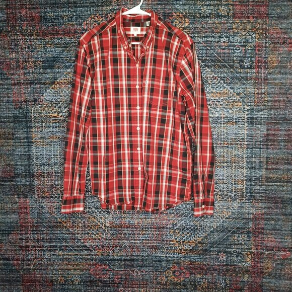 Levi's Other - Levis mens red white black plaid button down shirt L EUC